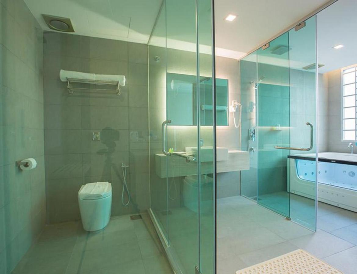 Minimalist Hotel Johor Bahru Exterior photo